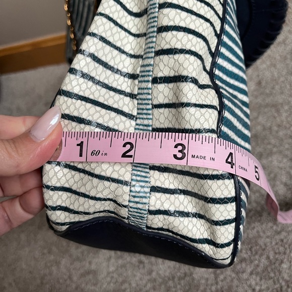 Navy & white Tory Burch shoulder bag. - Picture 6 of 7